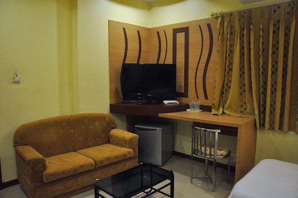 Hotel Evershine Rádžkót Pokoj fotografie