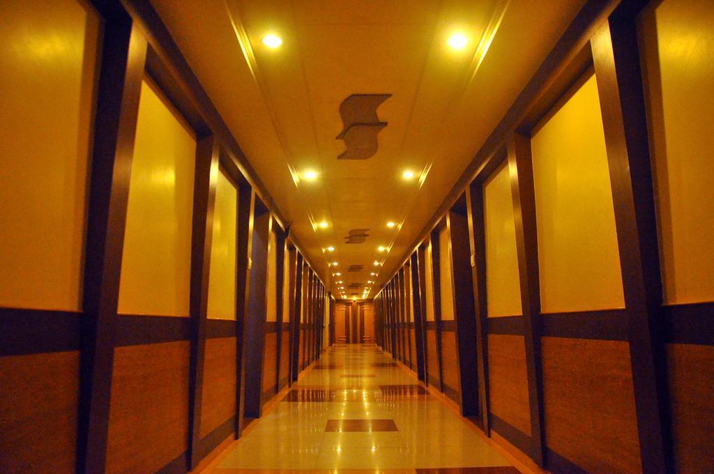 Hotel Evershine Rádžkót Exteriér fotografie